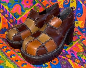 Vtg 90s Patchwork Checkered Platforms Vintage 90s Does 70s Size 7 Stacked Chunky Heels Brown Tan Thick Retro Disco Club Geometric Shoes