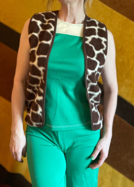 Vintage 70s giraffe print faux fur acrylic vest tu