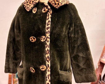 vtg 50s GREEN Faux Fur PLUSH Coat: Vintage JAGUAR Print Collar Fancy Swing Evening Overcoat