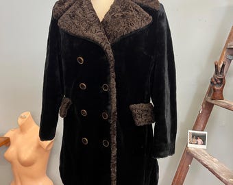 Vintage 60s Faux Fur Stroller Coat: Two-Tone Mod Overcoat