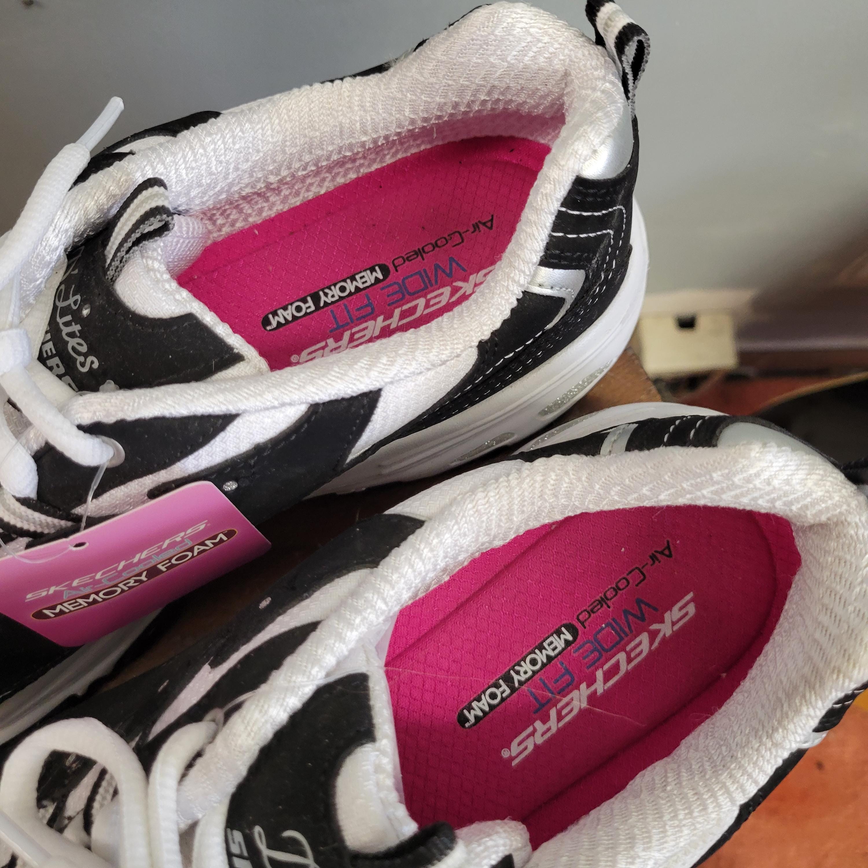 Vtg Y2K Skechers Platform Sneakers: Vintage Black & White Lace-up 
