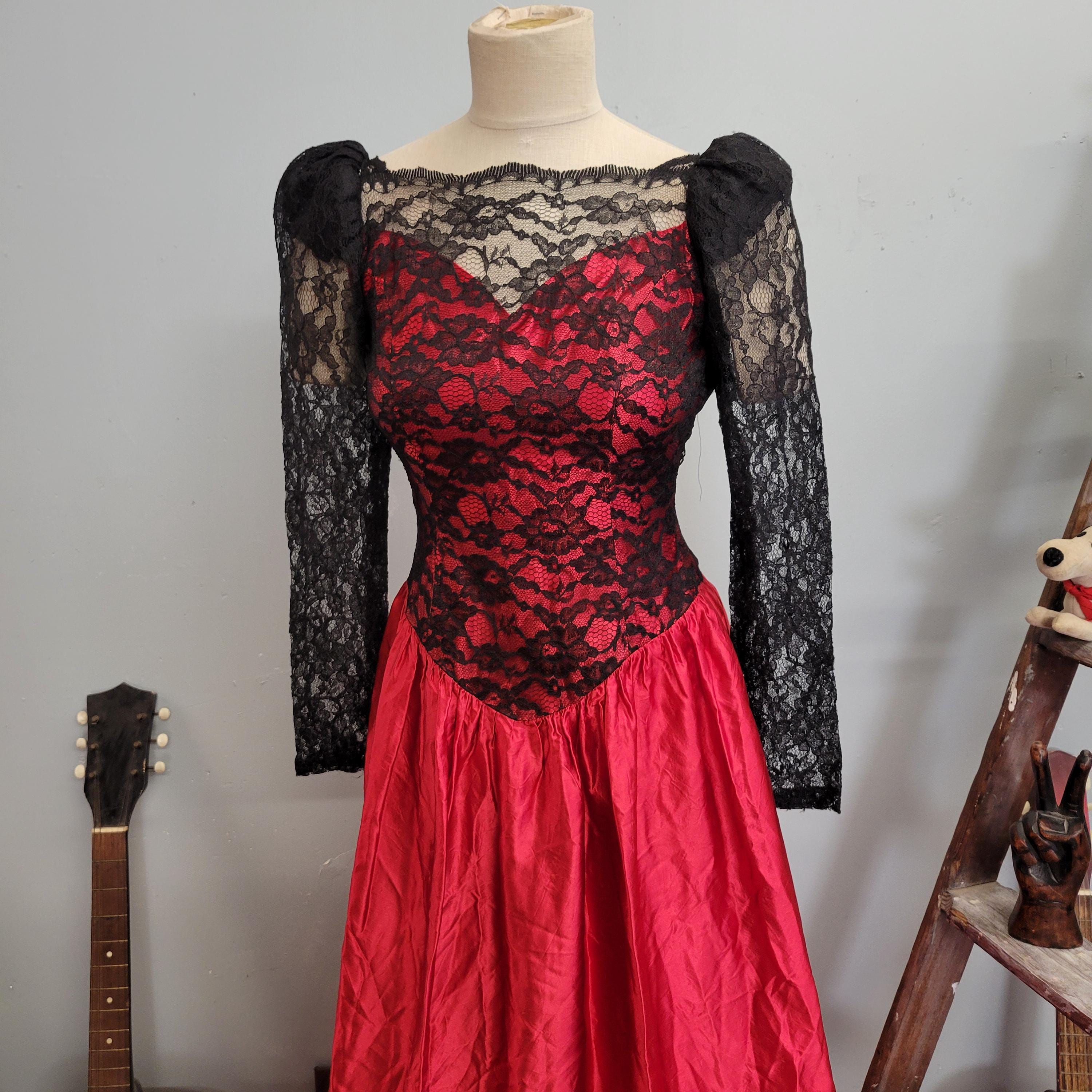 open lace back dress Victorian Vampire Gothic Red/Black Velvet Gown Medium main image 1