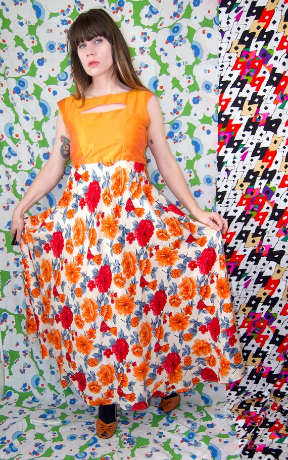 Vintage 1970's Flowy ORANGE & Red FLORAL Cut Out M