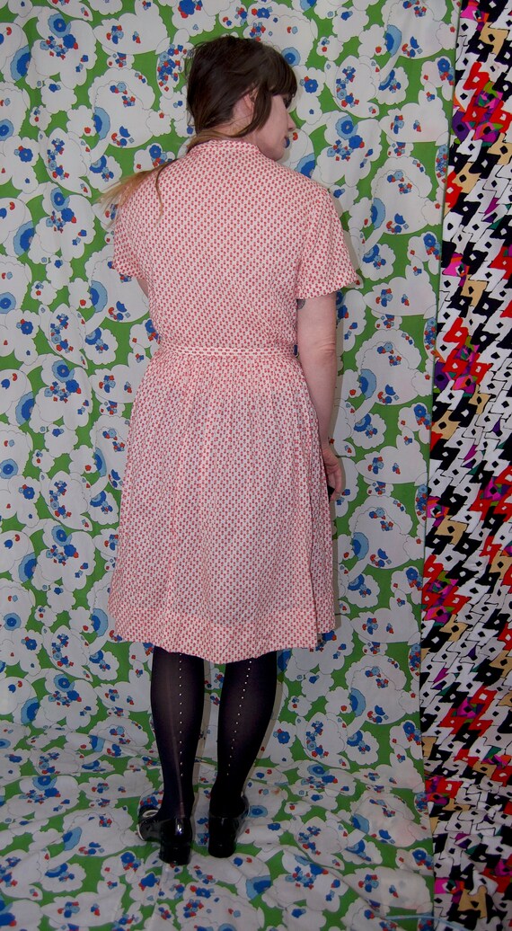 SALE! 50s Tulip Print Dress / Floral Belted Patio… - image 5