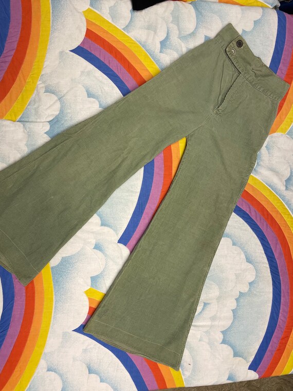 Vintage70's Sage Green Corduroy Bell Bottoms // Petit… - Gem