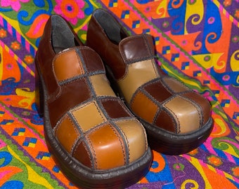 vtg 90s patchwork checkered platforms size 7 stacked 70s style chunky heels brown & tan thick retro disco club checkered geometric mod shoes