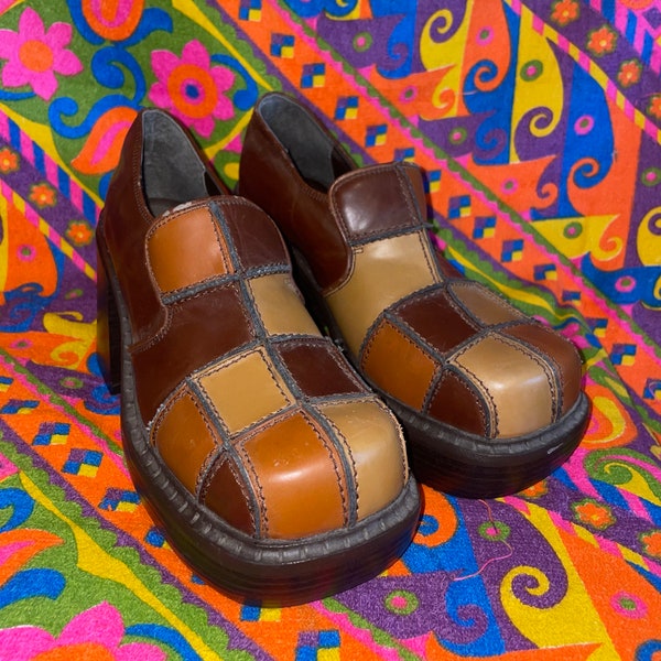 vtg 90s patchwork checkered platforms size 7 stacked 70s style chunky heels brown & tan thick retro disco club checkered geometric mod shoes