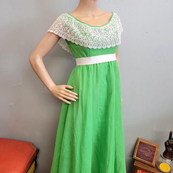 green emerald velvet dress Graceful Asymmetric A-Line Pleated Empire Waist Chiffon Dresses V Neck main image 0