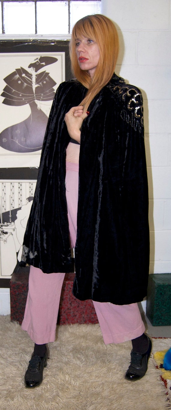 AS IS Vintage 1930s Black BEADED Velvet Cape // … - image 3