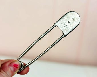 vtg 50s GIANT SAFETY PIN, Risdon KeyTag Military Laundry Kilt Skirt Key Chain Brooch