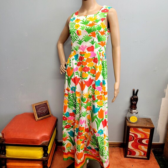 vtg 70s Flower Power Maxi , Hawaiian Style Summer Wedding Style