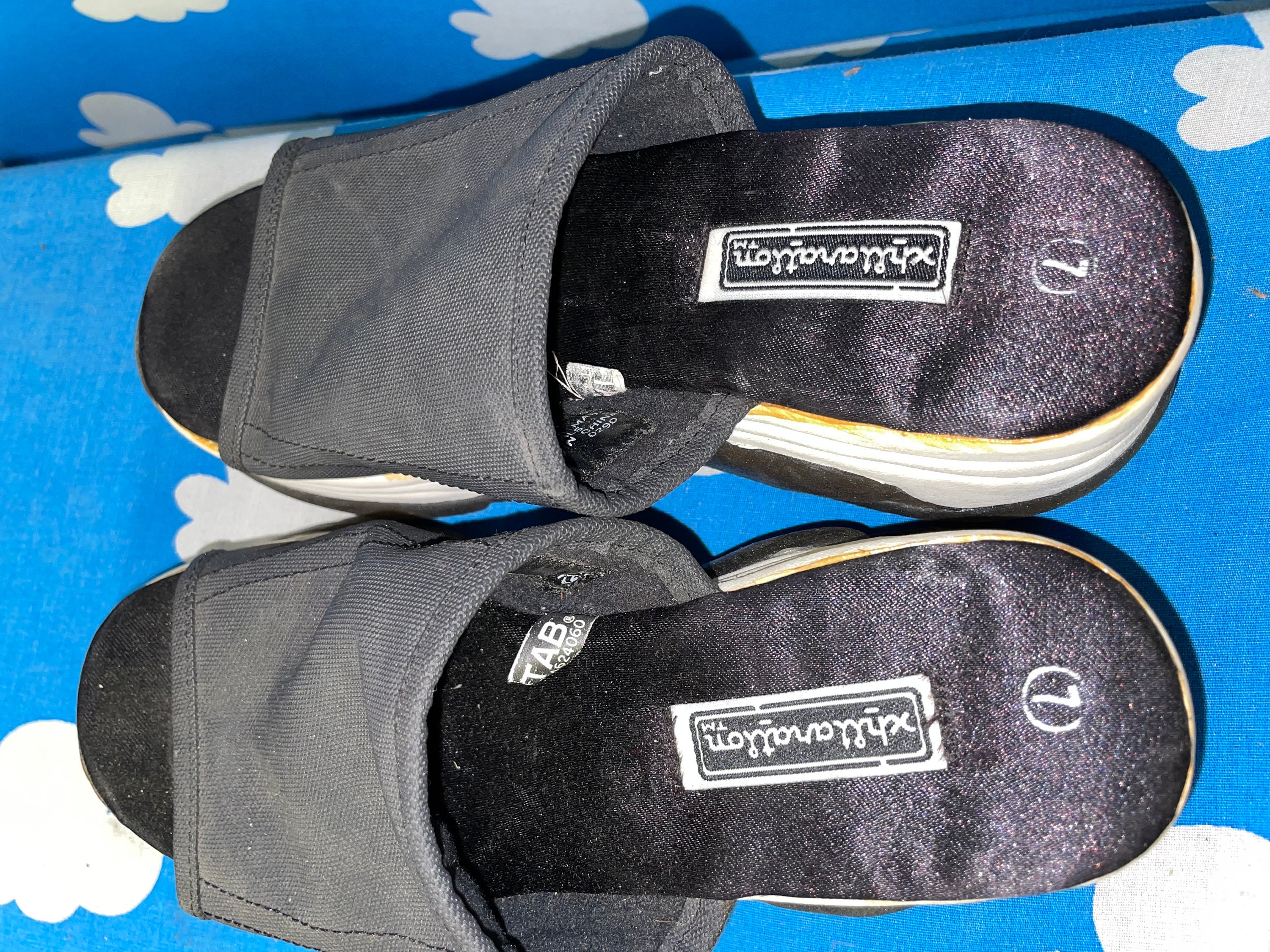 Xhilaration sandals sales