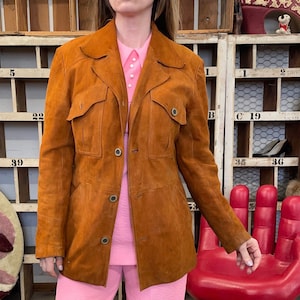 VESTE EN CUIR BUCKSKIN vtg des années 70// vintage akta getskinn doux daim style western ranch wear hippie unique printemps structuré manteau beige