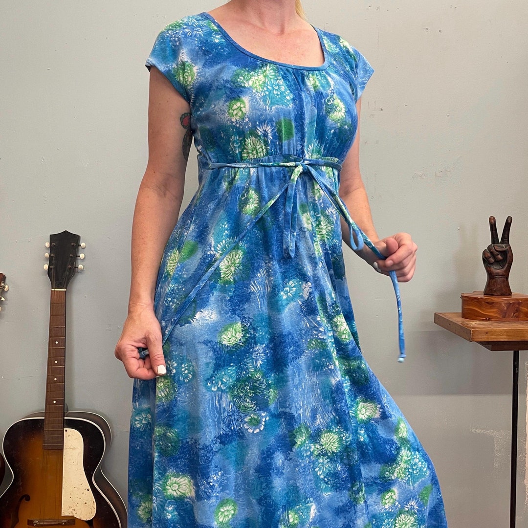 Vtg 70s BLUE FLORAL DRESS // Empire Waist Belted Cap Sleeve Flowy ...