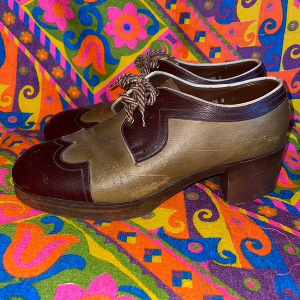 vtg 70s mens platforms disco travolta lace up wing tip retro stacks two tone platform heels vegan man made burgundy & gold dress shoes