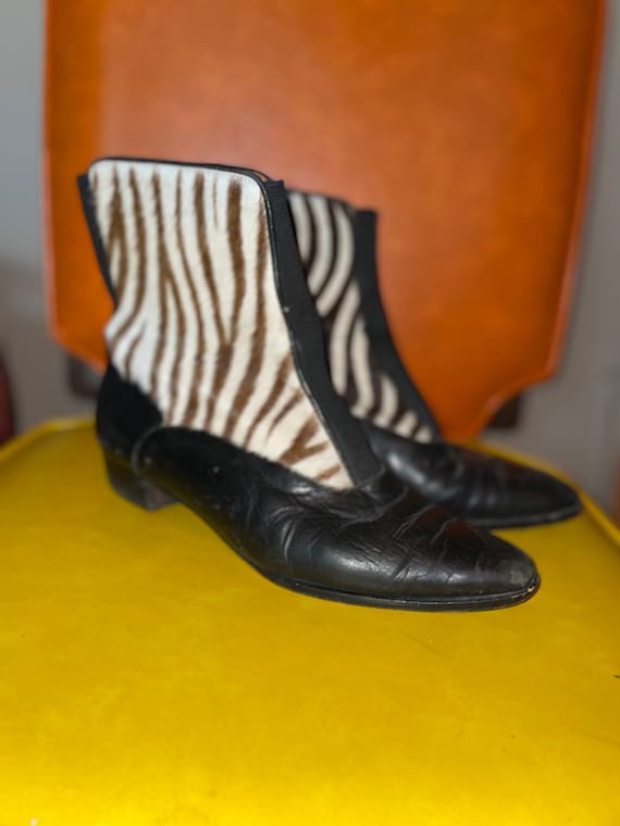 Vintage 80s ZEBRA PRINT Ankle Boots / Furry stripe