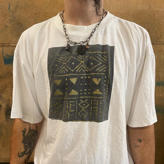 vtg 80s GEOMETRIC PATTERN TSHIRT, ancient ruins tablet hyroglyphics