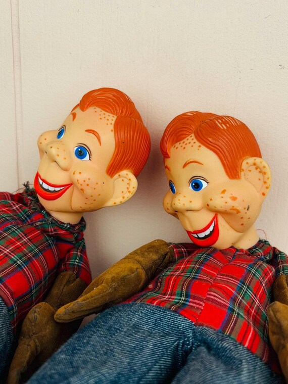 vtg 1980s Kids Howdy Doody House Slippers, Rubber Face Puppets View 3