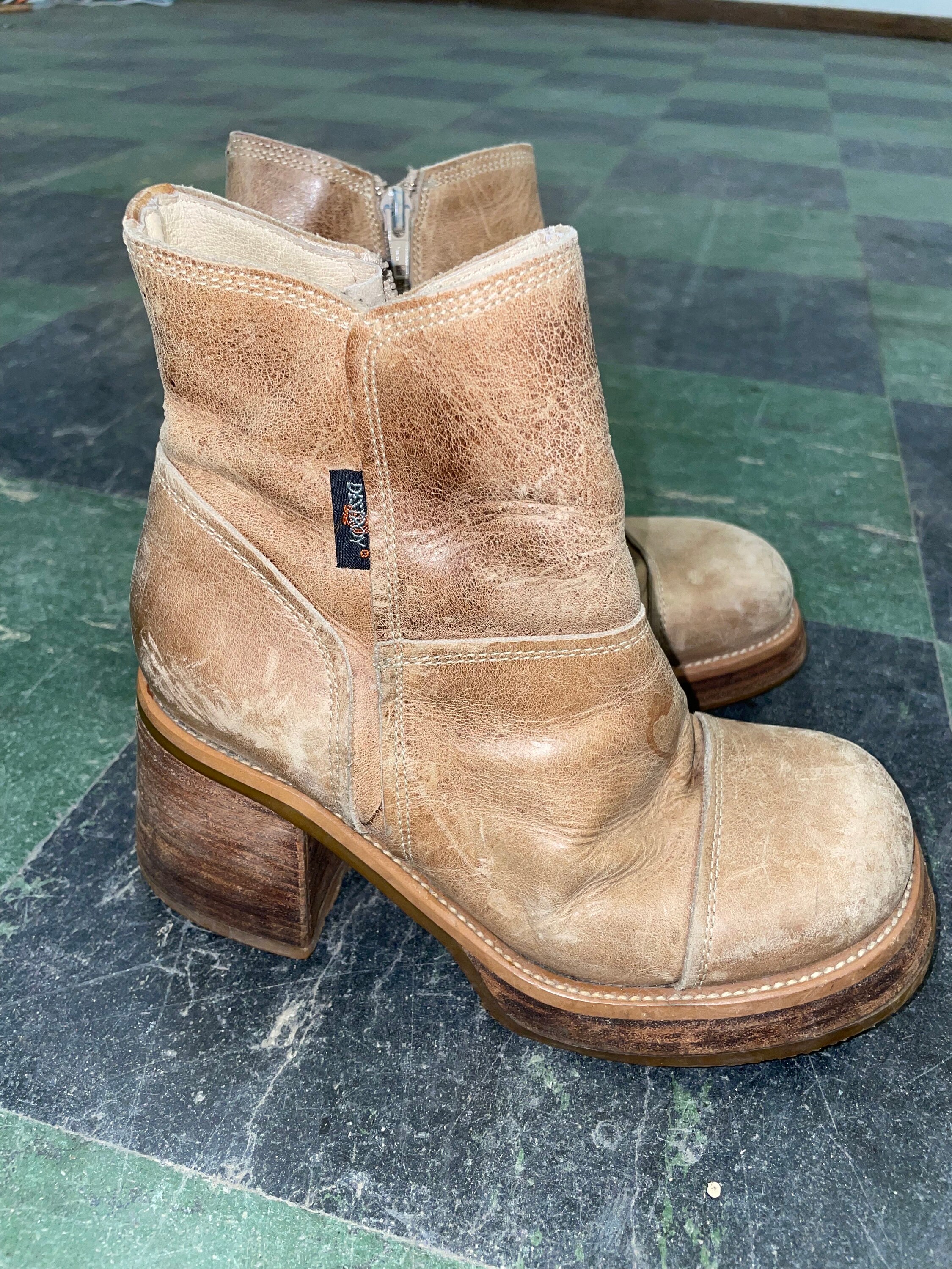 Vintage shop chunky boots