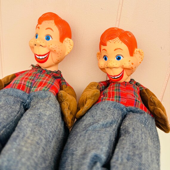 vtg 1980s Kids Howdy Doody House Slippers, Rubber Face Puppets View 2