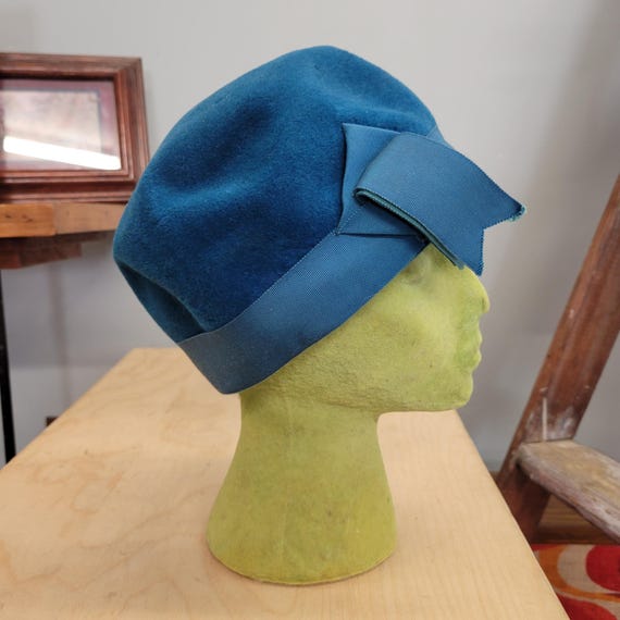 Vintage Valerie Modes Pillbox Hat Union Made Hat Vintage Valerie Modes Pillbox Hat Union Made Netted Hat  main image 4