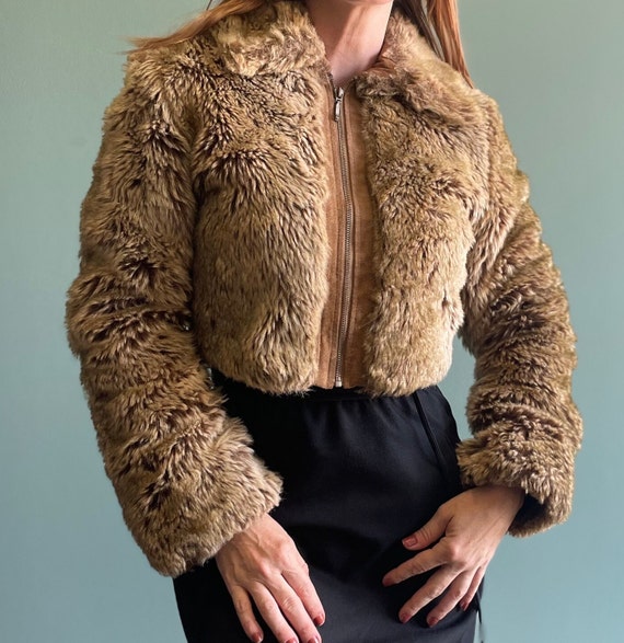 Vintage 90s Super Plush Cropped Faux Fur Jacket / 90s Mall / Wet Seal Fur  Coat / Mini Jacket / Furry Jacket / Club Wear / Winter Fashion 