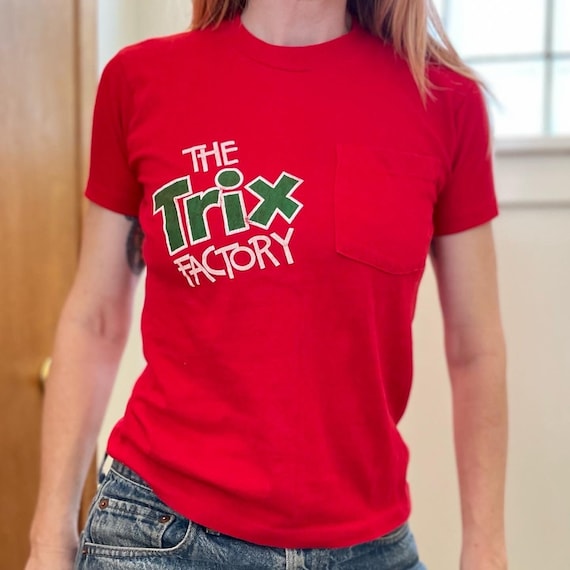 Vintage 90s Trix Cereal Shirt // 90s Pocket Tee /… - image 1