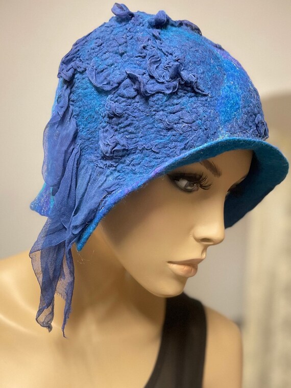 Stylish Blue Hat With Silk Material Pattern Hand Felted  display picture 1