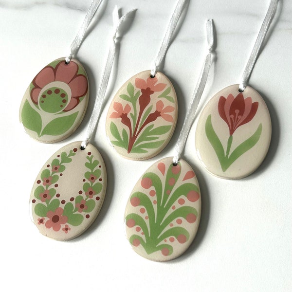 Set of 5, Hand Painted, Easter egg, Wooden Decorations, Folk Flower Pattern, Hanging Ornaments, Floral Design, Spring Display