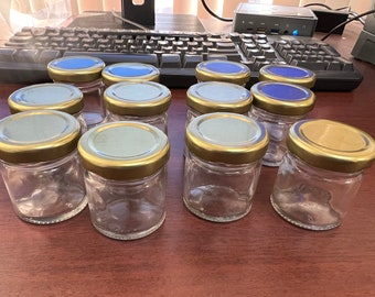 12 Pieces Mini Clear Glass Mason Jars with Screw-top Lids Wedding Favors 1 oz
