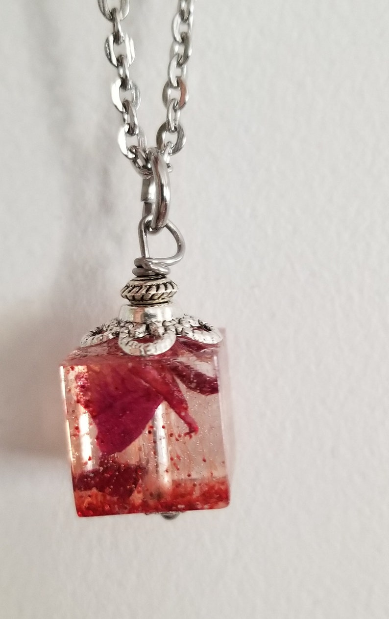Memorial Flower Keepsake Pendant Necklace, Dried Flower Pendant, Funeral Wedding Anniversary Graduation Birth Prom Homecoming Pendant image 4