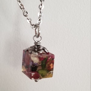 Memorial Flower Keepsake Pendant Necklace, Dried Flower Pendant, Funeral Wedding Anniversary Graduation Birth Prom Homecoming Pendant image 3