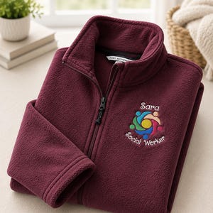 Chaqueta personalizada para trabajador social, regalo de graduación de maestría en trabajo social a medida, chaqueta polar bordada para licenciatura en trabajo social y trabajo social clínico, regalo para estudiantes de trabajo social imagen 11