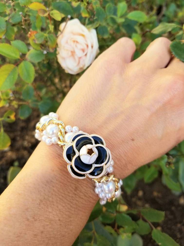 Chanel Camellia 18k White Gold Floral Circle Charm Link Bracelet