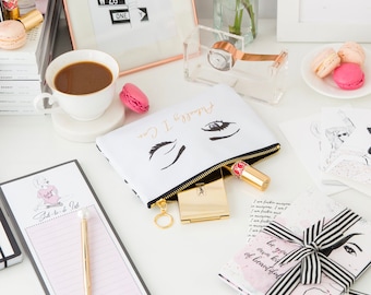 Wink Pouch - Borsa cosmetica, chiusura con cerniera, motivo posteriore, pochette alla moda, trucco, citazione sul davanti, dettagli in oro, in realtà posso
