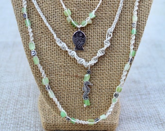 Collares de macramé de cáñamo en capas: cuentas de jade y vidrio, dijes de plata, elige 3, 2 o 1