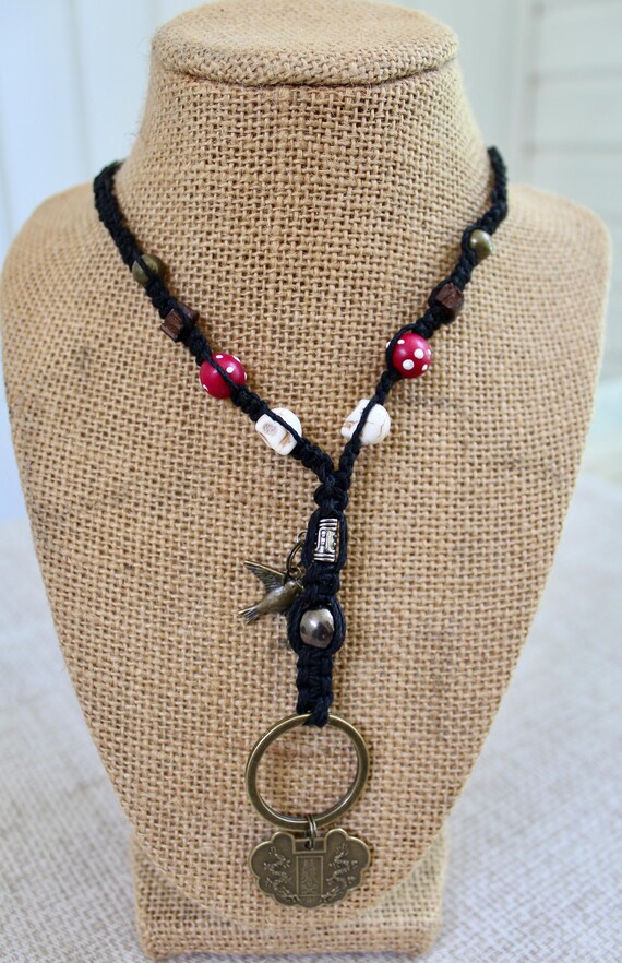 ジャック・スパロウをモチーフにしたネックレス/ストラップ：スカル