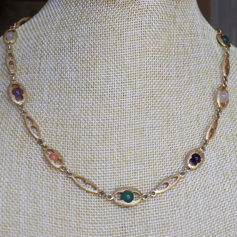 Vintage Open Bezel Set Polished Stone Gold Choker Necklace
