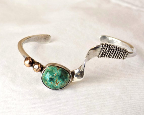 Striking Vintage Navajo Beveled Bangle Sterling Silver Native American Bracelet Striking Vintage Navajo Beveled Bangle Sterling Silver Native American Bracelet