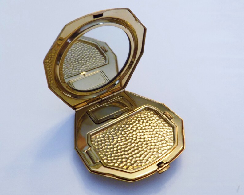 World War II American Eagle Compact Excellent Condition Powder Rouge Compact Elgin America US Army Insignia