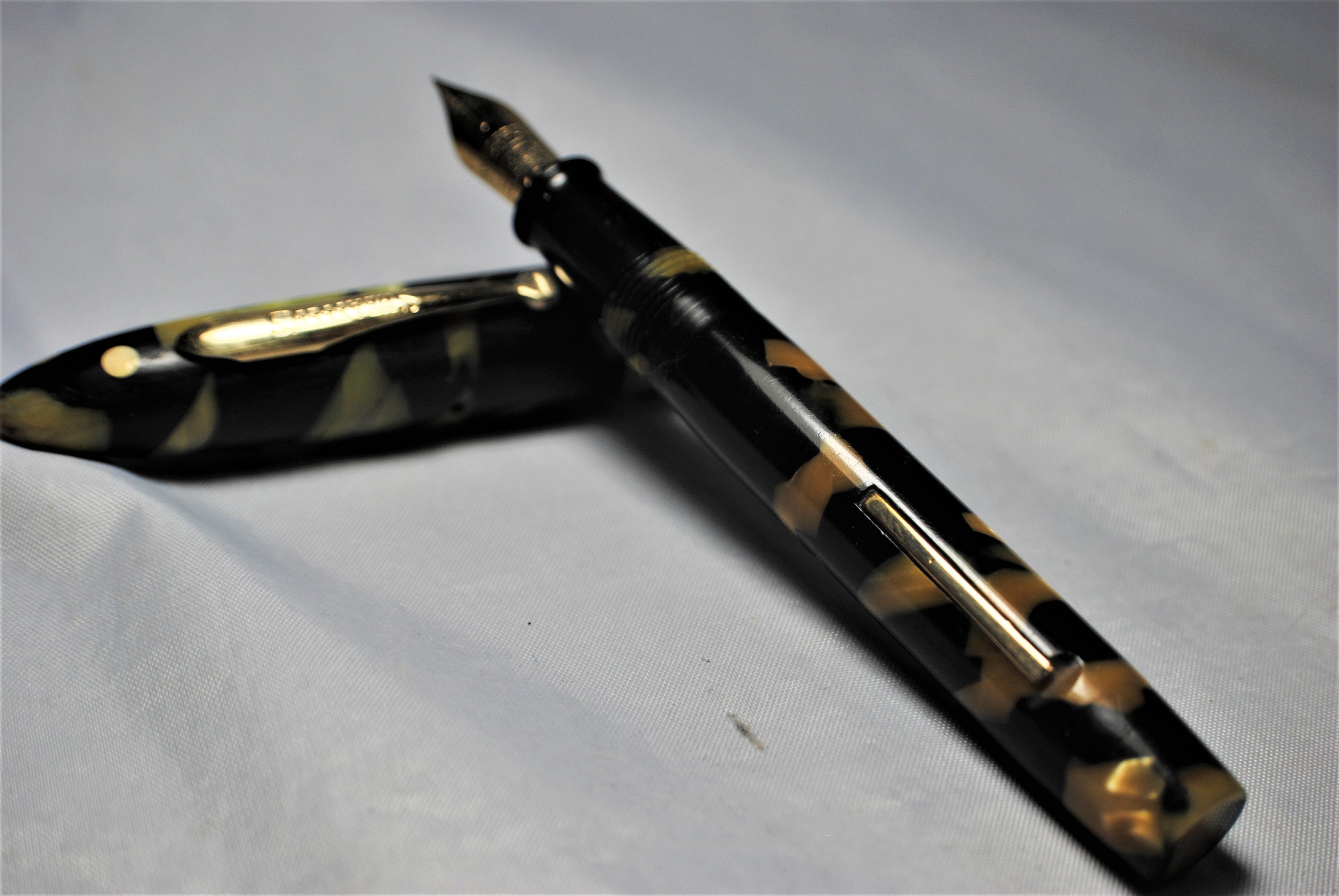 Vintage Sheaffer Fountain Pen With 14k Gold Nib and Retracting Pencil Set 