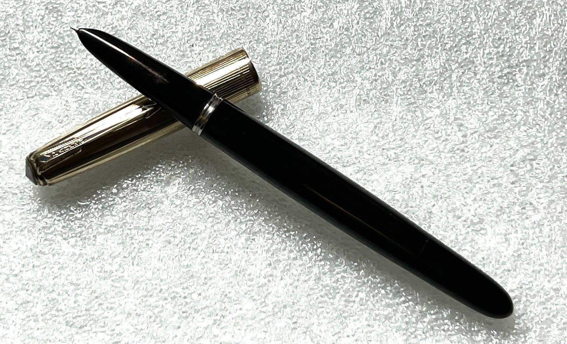 NEW IN STOCK * Parker 51 Vacumatic - Black - Sterling Silver - Restored And  Working