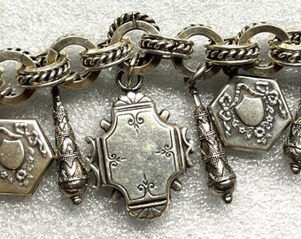 7" Charm large chunky charm bracelet. wt.116.04