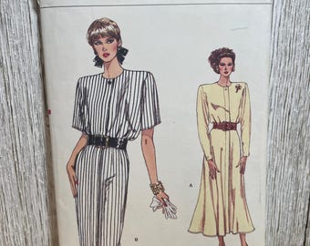 Very Easy Very Vogue 9830 Mid-Knee Extended Shoulders Dress 80's Silhouette Pattern Size 8-12 UNCUT FF