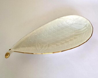 Noritake Ivory China Embossed Bamboo Basket Weave Pattern Dish