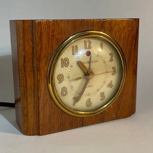 Vintage Deco verkabelter elektrischer Holz Wecker