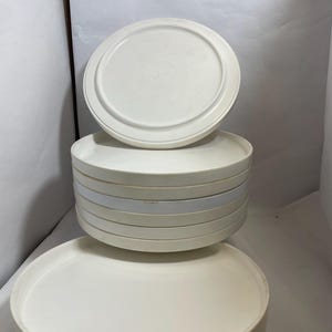 Vintage Heller Massimo Vignelli set med 11 vita stapelbara sallads-/desserttallrikar