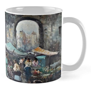 Peut inclure: Une peinture représentant une scène de marché animée, avec des gens rassemblés sous des auvents colorés. La scène se déroule dans une rue étroite avec une arche de pierre en arrière-plan. La peinture est réalisée dans un style réaliste avec des couleurs douces.