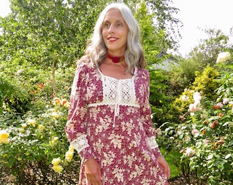 Vintage 1969 Gunne Sax Black Label Size 11 Medieval Maiden Maxi Dress with Crochet Trim Great Condition
