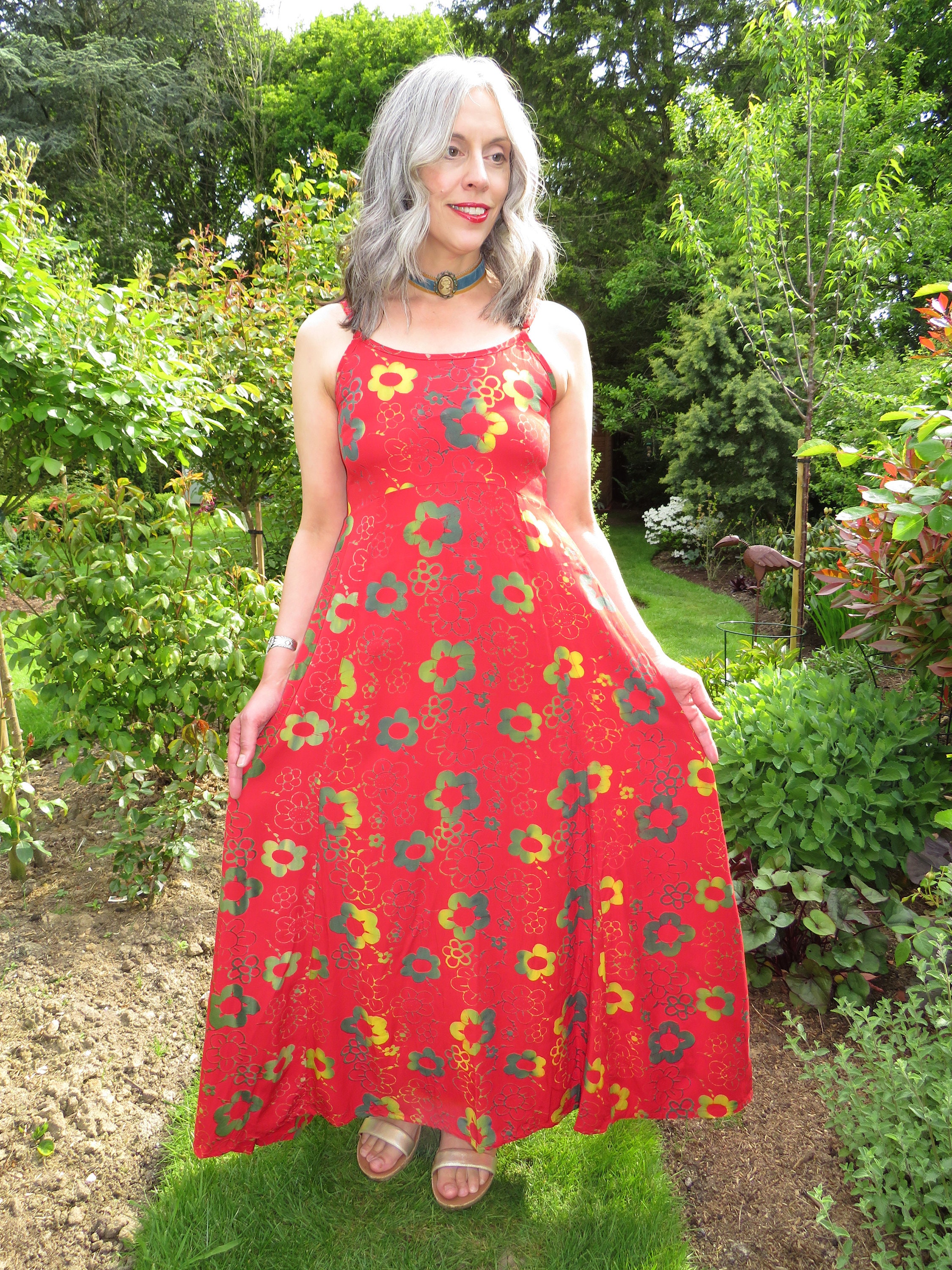 LONG MAXI CHEESECLOTH PAISLEY PRINT MATERIAL Size 14 FREE POST AUS ONLY LONG MAXI CHEESECLOTH PAISLEY PRINT MATERIAL Size 14 FREE POST AUS ONLY